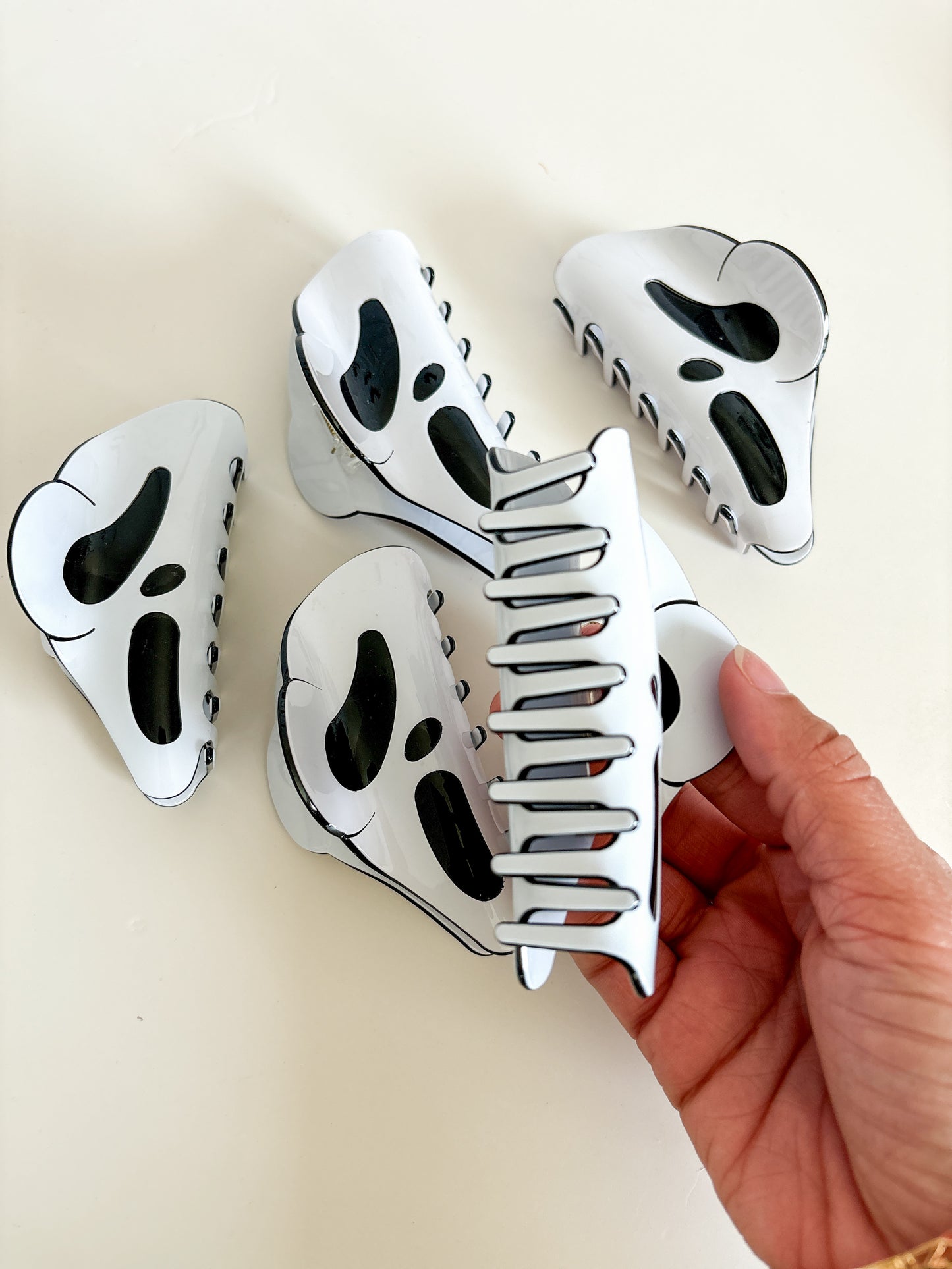 Ghost hair Clip