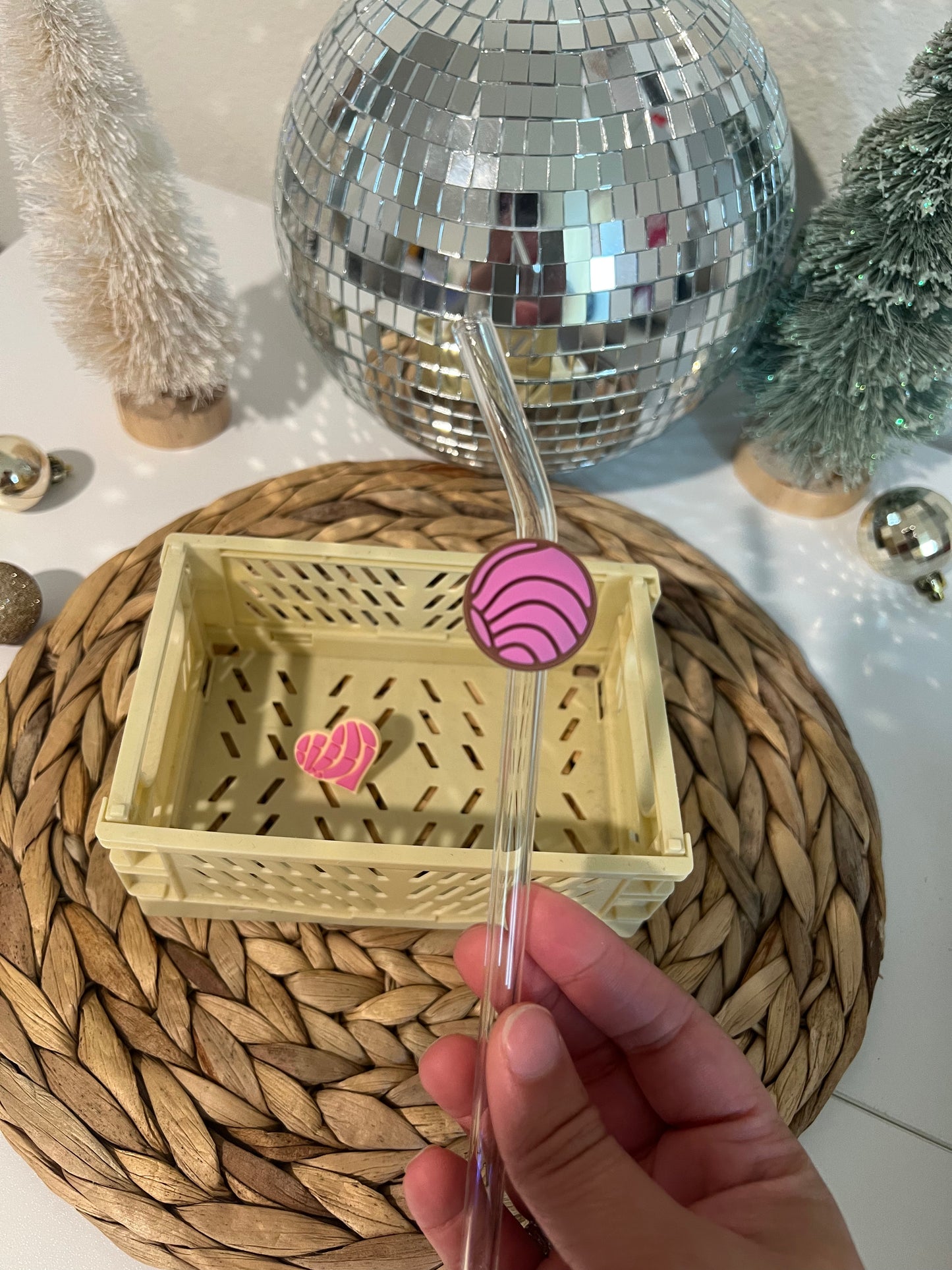Straw topper Concha