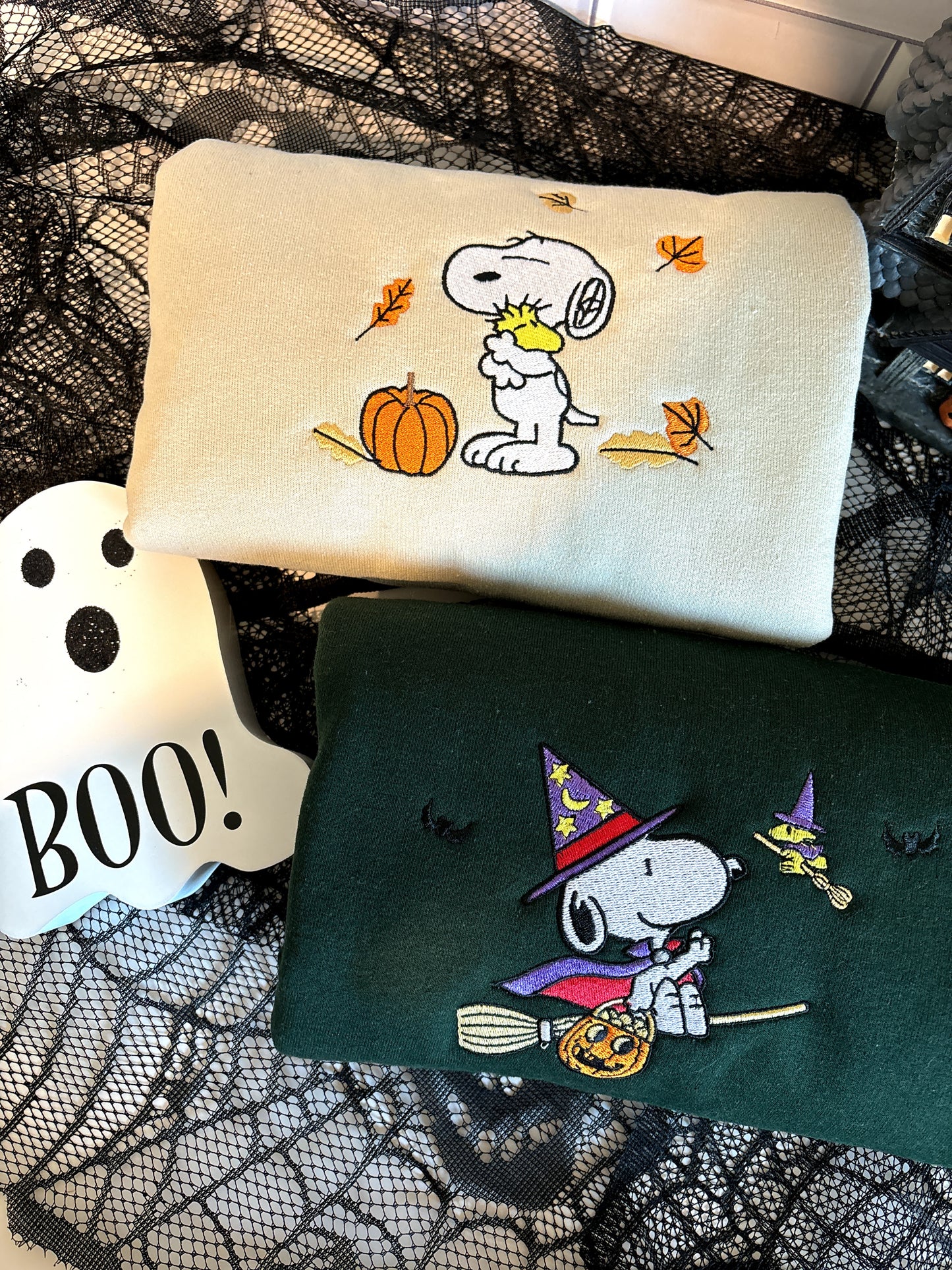 Dog witch embroidered Crew